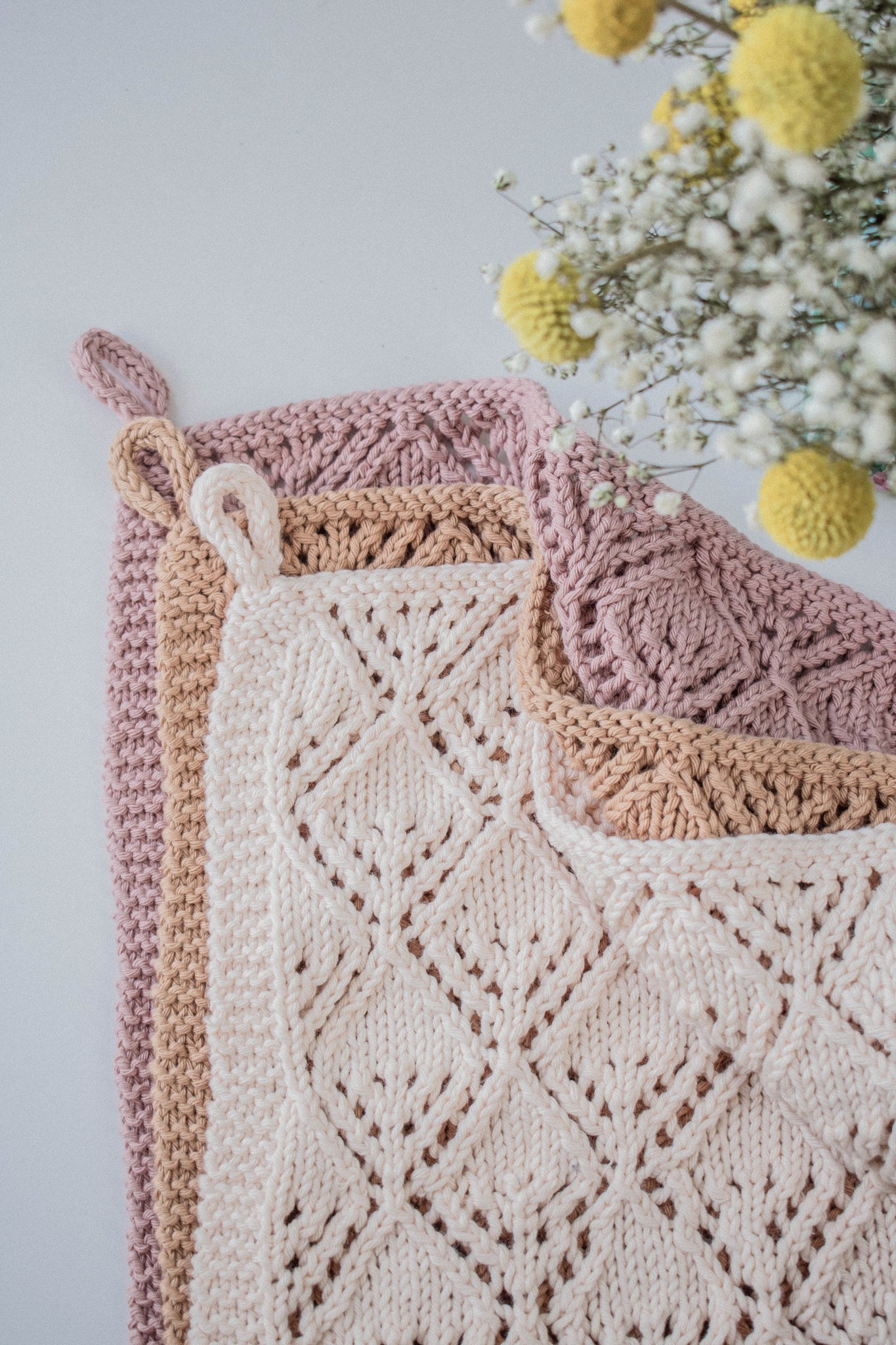 KNITTING PATTERN: The Meadow Hand towel