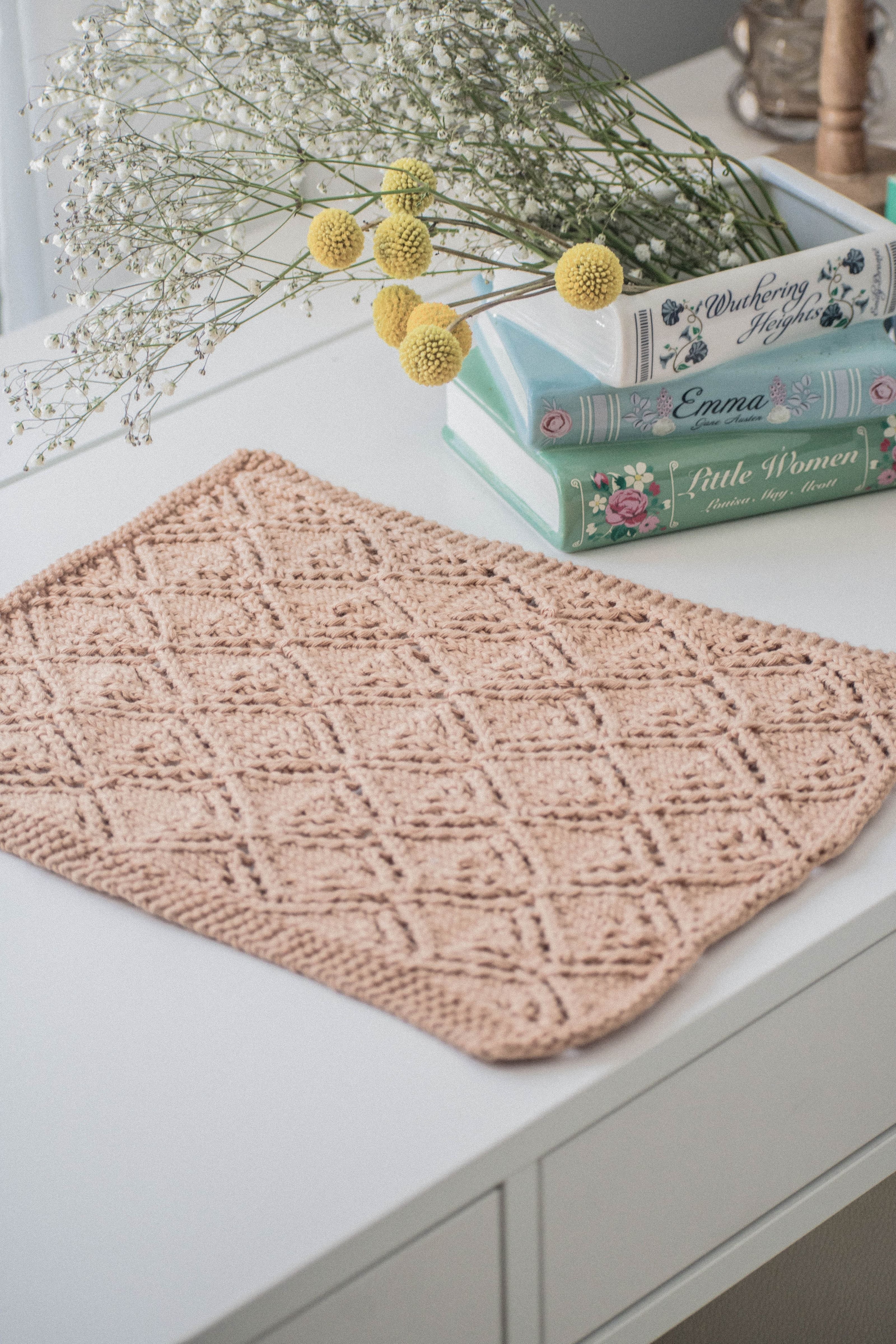 HOME DECOR KNITTING PATTERN: The Meadow Hand Towel